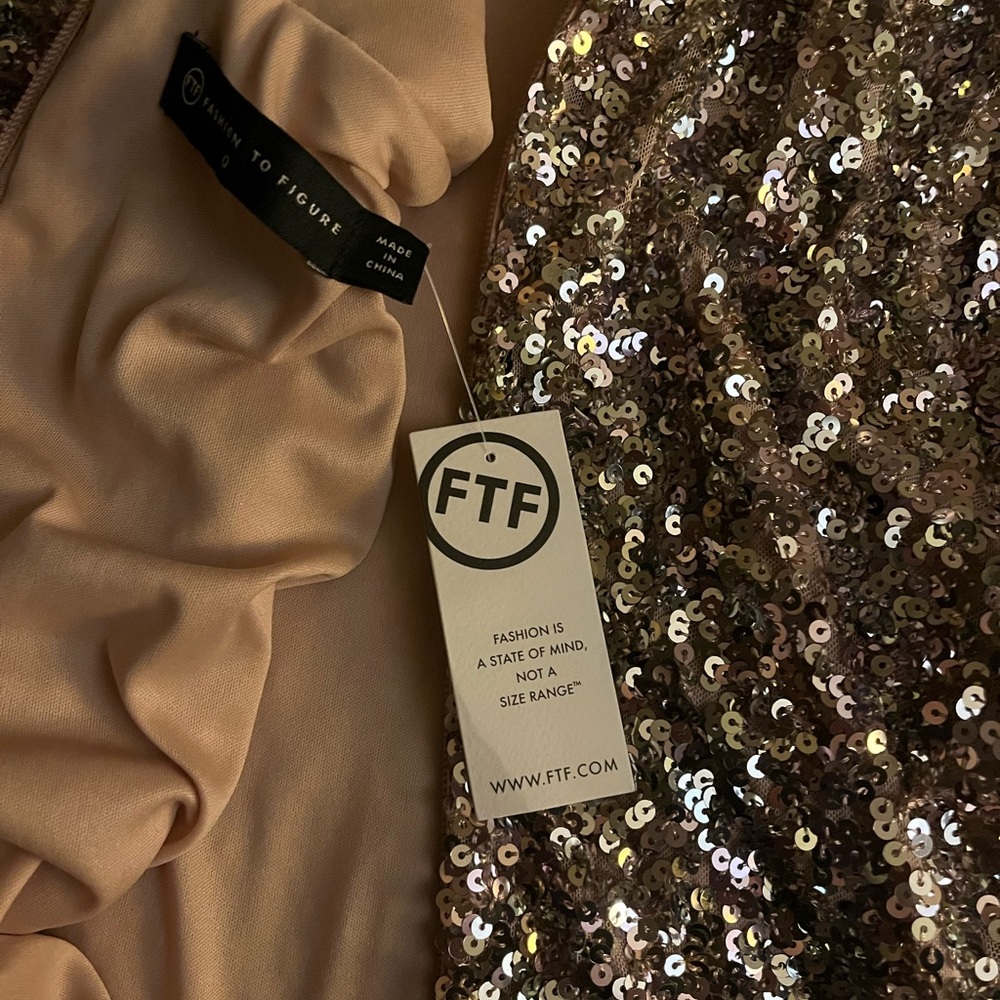 NWT Multicolor Sequin Fashion to Figure Jumpsuit Size 0/12. - Picture 8 of 8